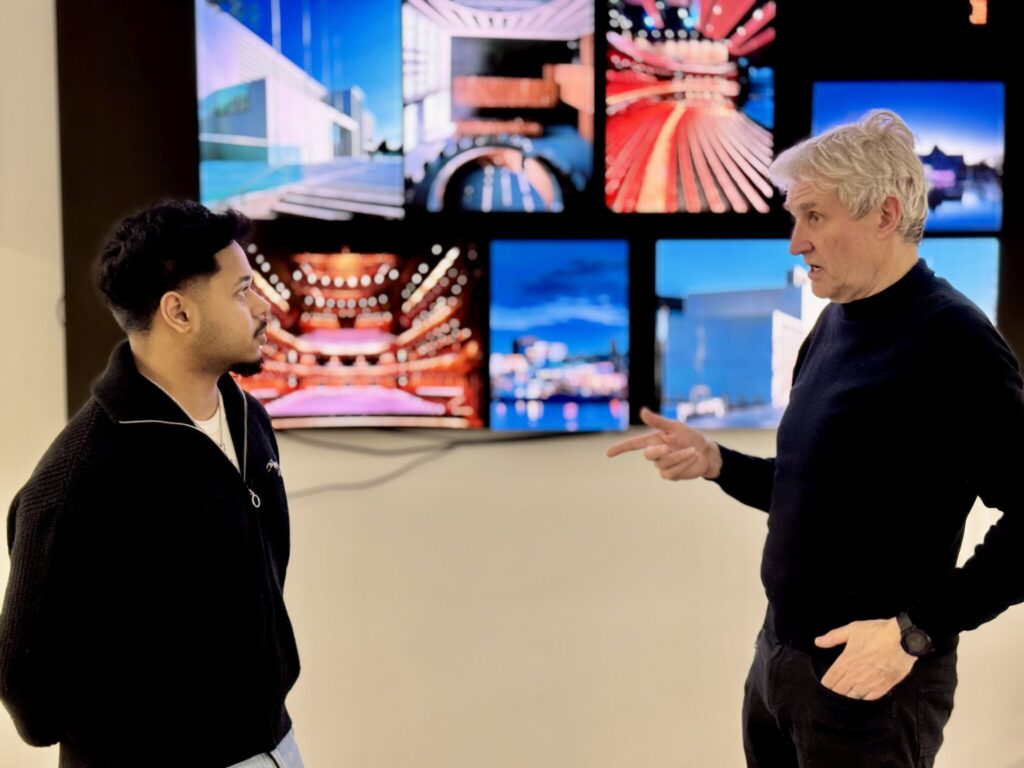 Keith Williams engaging with an architecture students University of Hertfordshire 20260317